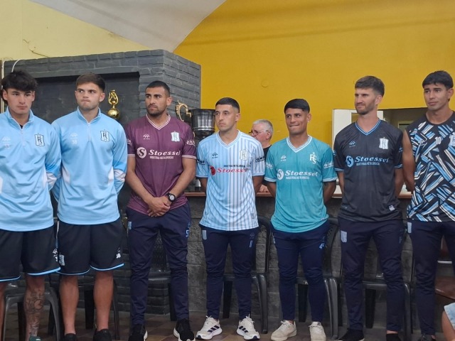 Ferro luci la nueva indumentaria para el Regional Amateur